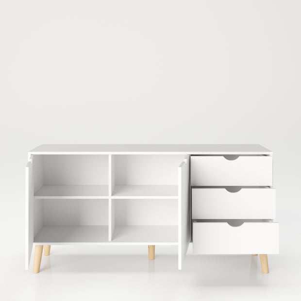 SCANDI - Sideboard mit 2 Türen mit Soft-Close, breitem Einlegeboden und 3 Schubladen, Massivholzfüße, weiß matt lackiert
