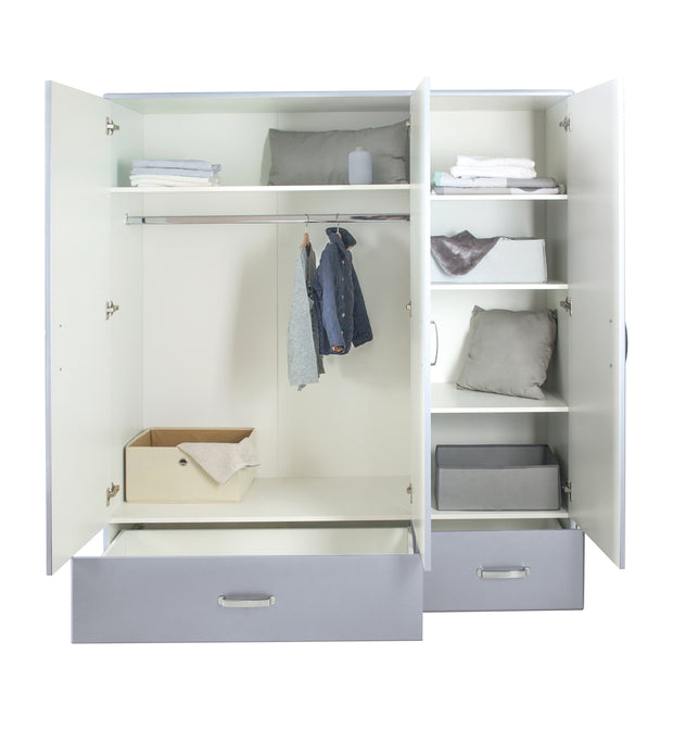 Miami - Kleiderschrank 3türig mit 2 Schubladen, inkl Kleiderstange und 4 Böden, Soft-Close, Autometallic Lackierung, chromfarbene Griffe, Füsse und Logo aus hochwertigem Autoschriftzug, grau