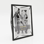 PLAYBOY - Bilderrahmen "HOPE", Inlet 15x20cm, geometrische Form, schwarzes Metallgestell, Retro-Design,Accessoires - playboy