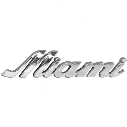Miami - Kleiderschrank 3türig mit 2 Schubladen, inkl Kleiderstange und 4 Böden, Soft-Close, Autometallic Lackierung, chromfarbene Griffe, Füsse und Logo aus hochwertigem Autoschriftzug, light grey